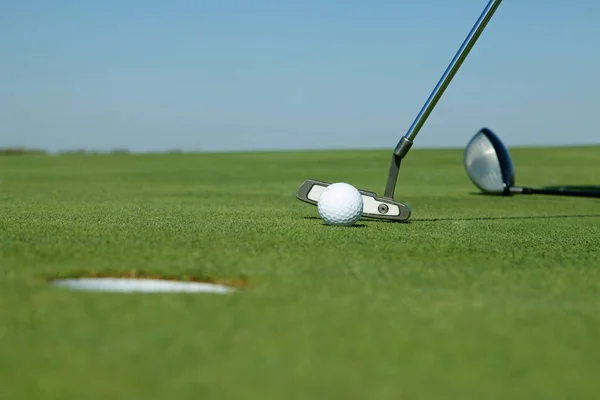 Club Golf Pelota Hierba —  Fotos de Stock