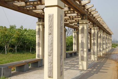 Park Colonnade, turistler dinlenme yeri.