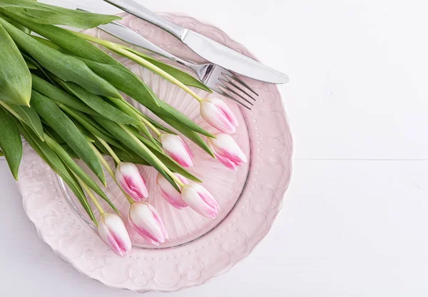 Tulips on plate — Stock Photo, Image