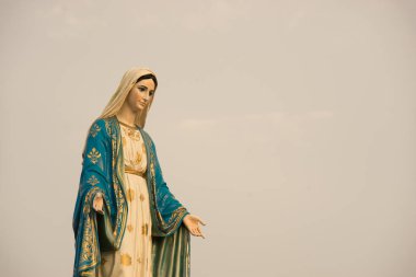 Meryem Ana heykeli sıcak sesi