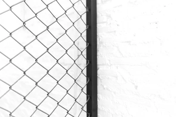 Двухцветная черно-белая решетка — стоковое фото