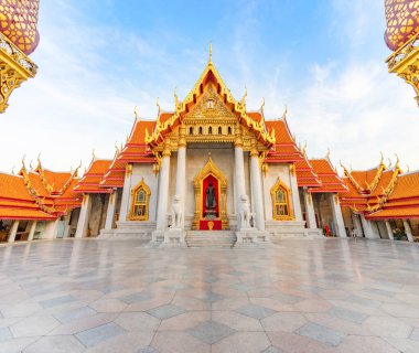 Bangkok 'taki Thai Mermer Tapınağı (Wat Benchamabophit Dusitvanaram),