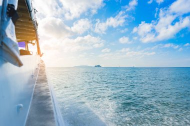 Tayland, Phuket denizinde yelkenli..