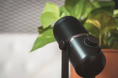 Çevrimiçi canlı yayın aygıtları.