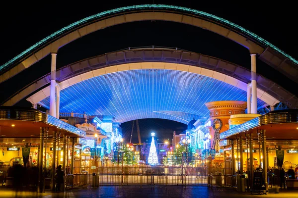 Osaka, Japan - November 28, 2019: Front gate of Universal Studios japan τη νύχτα. — Φωτογραφία Αρχείου