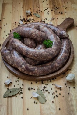 Karaciğer üzerinden rustik sosis