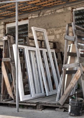 PVC pencereleri (plastik pencereler) imalat, pvc profili INTERNOVA 'dan pencere çerçevesi profil üretimi