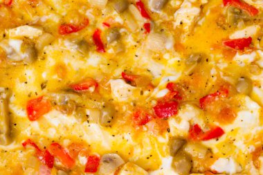 lazanya için bir Bolognese sos hazırlama süreci