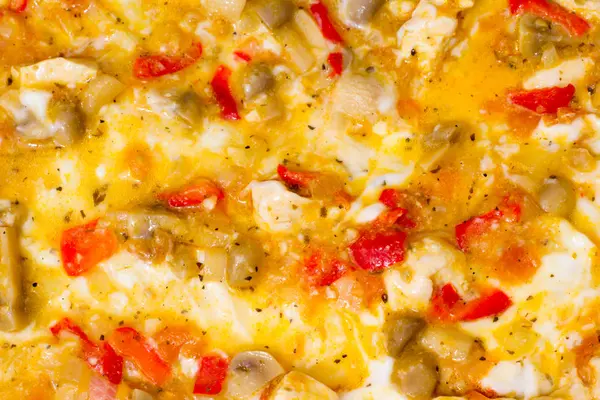 lazanya için bir Bolognese sos hazırlama süreci