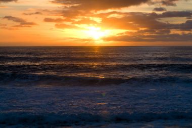 denizde gün batımı