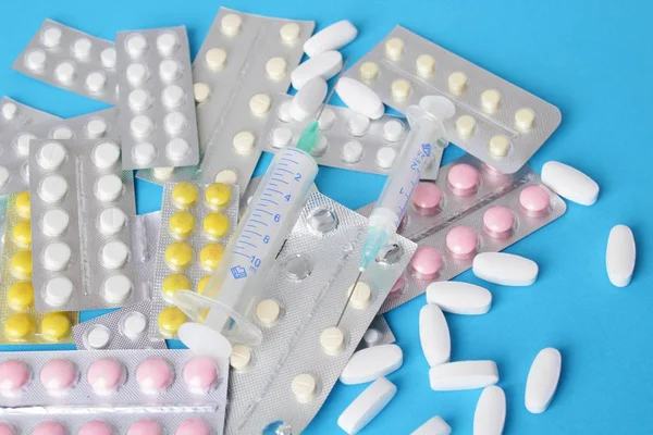 Medikamentenpillen Blisterverpackungen Tabletten Und Kapseln Auf Blauem Hintergrund — Stockfoto