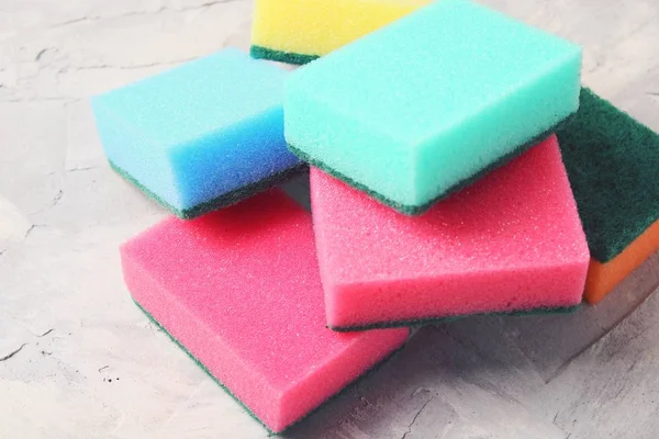 Разноцветные Губки Мытья Посуды — стоковое фото