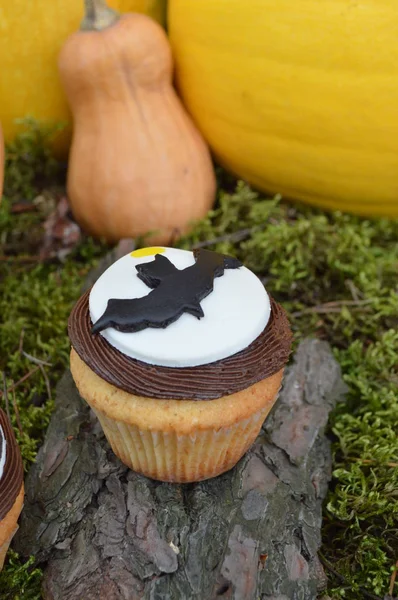 cupcakes for a party on Halloween