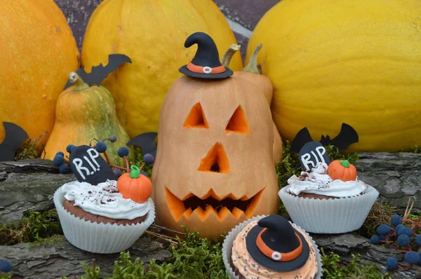 cupcakes for a party on Halloween