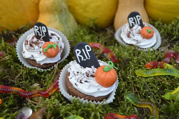 cupcakes for a party on Halloween