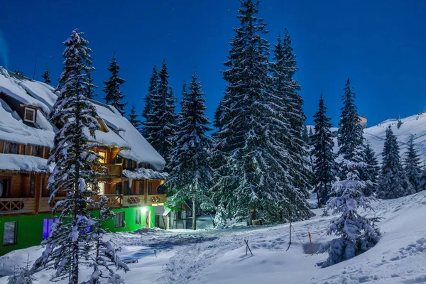 The fullmoon on Dragobrat Ski Resort — Stock Photo, Image