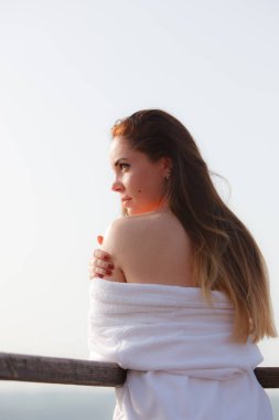 tarih Pzr bornoz kız