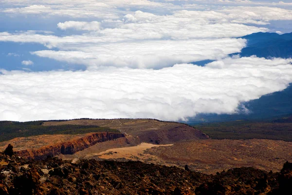 Mountains panorama above the clouds — Stock Photo, Image