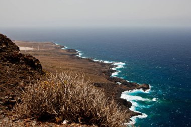 okyanus vahşi plaj kayalar