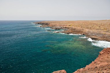 okyanus vahşi plaj kayalar