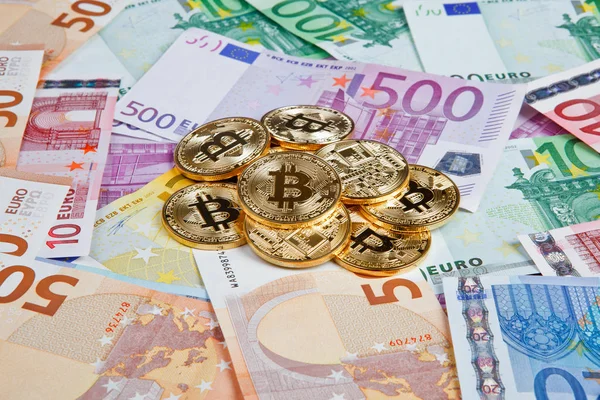 Bitcoin pièces avec euros — Photo