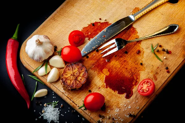 Tagliere Vuoto Dopo Mangiato Bistecca Con Avanzi Cibo — Foto Stock