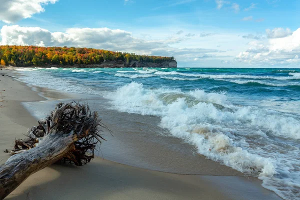 Şapel Beach Güz resimde kayalar Ulusal Lakeshore, ABD — Stok fotoğraf