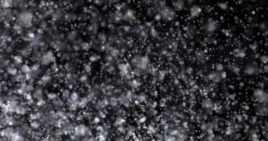 Siyah zemin üzerinde doğal beyaz kar yağışı