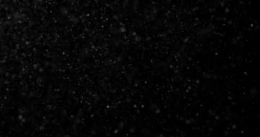 Gerçekçi yansımalar siyah bir zemin üzerine yıldırım