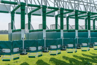 At yarış başlangıç gates