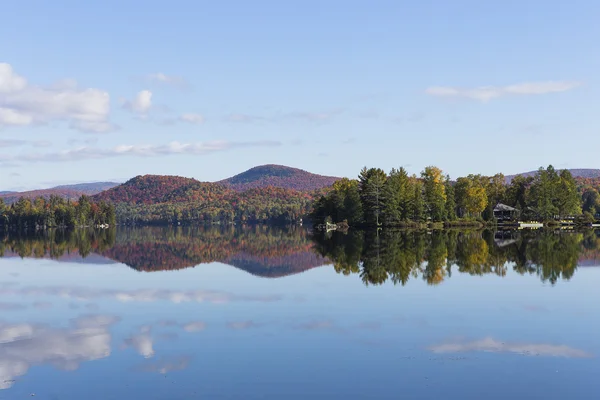 Lac-Superieur, Mont-tremblant, Quebec, Canadá — Fotografia de Stock