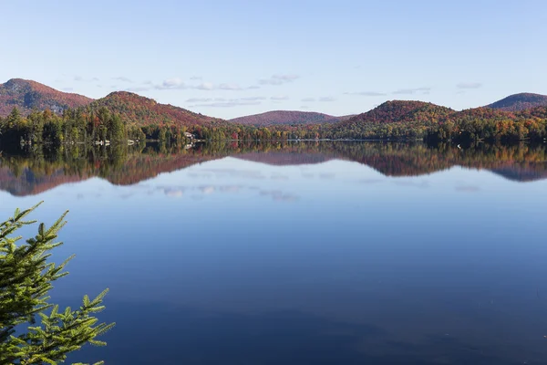 Lac-Superieur, Mont-tremblant, Quebec, Canadá — Foto de Stock