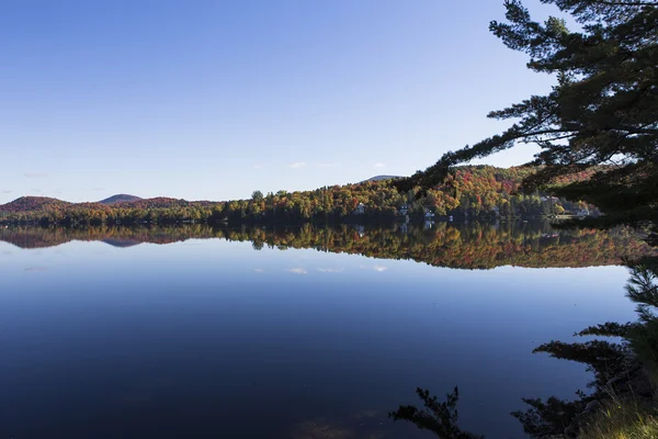 Lac-Superieur, Mont-tremblant, Quebec, Canadá — Fotografia de Stock