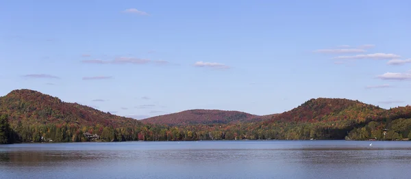 Lac-Superieur, Mont-tremblant, Quebec, Canadá — Foto de Stock