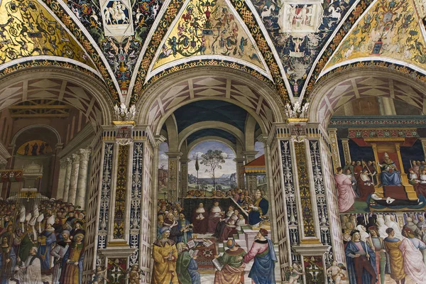 La biblioteca Piccolomini, Duomo de Siena, Italia — Foto de Stock