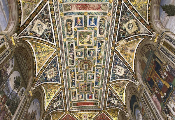 La biblioteca Piccolomini, Duomo de Siena, Italia — Foto de Stock