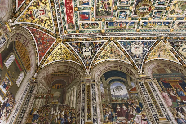 La biblioteca Piccolomini, Duomo de Siena, Italia — Foto de Stock