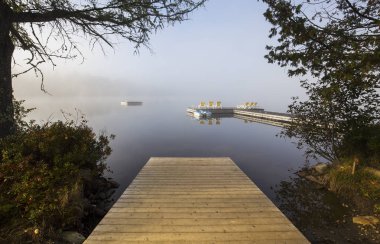 Lac-Superieur rıhtımı, Mont-tremblant, Quebec, Kanada