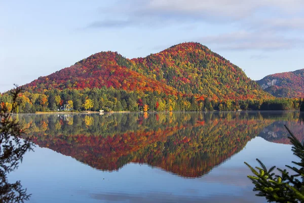 Lac-Superieur, Mont-tremblant, Quebec, Canadá —  Fotos de Stock