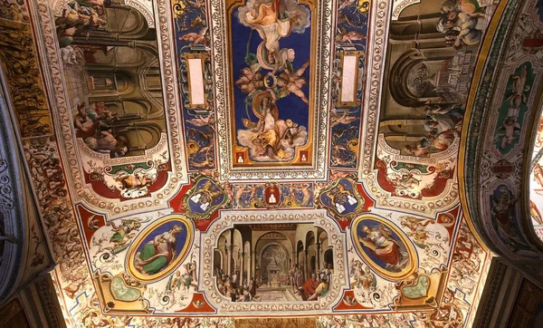 I Vatikanens bibliotek, Vatikanens museum, Vatikanstaten — Stockfoto