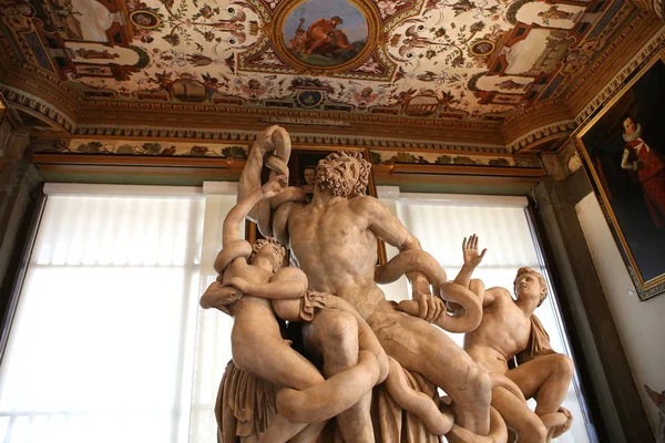 Interiores e detalhes de The Uffizi, Florença, Itália — Fotografia de Stock