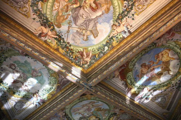 Iç mekanlar ve tafsilât-in Uffizi, Floransa, İtalya — Stok fotoğraf