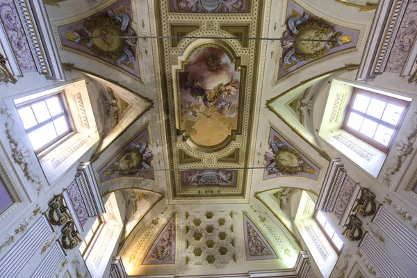 Iç mekanlar ve ayrıntılarını Pisa charterhouse, Pisa, İtalya — Stok fotoğraf