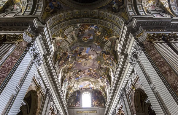 Fresky Andrea Pozzo sant Ignazio církevní stropech, Řím, Ital — Stock fotografie