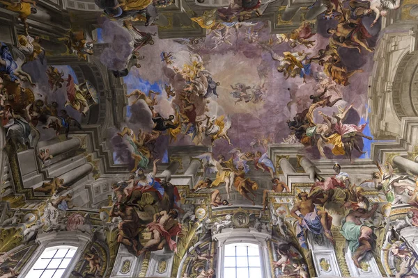 Affreschi di Andrea Pozzo sui soffitti della chiesa sant Ignazio, Roma, Ital — Foto Stock