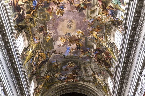 Fresco's van Andrea Pozzo op sant Ignazio kerk plafonds, Rome, Ital — Stockfoto