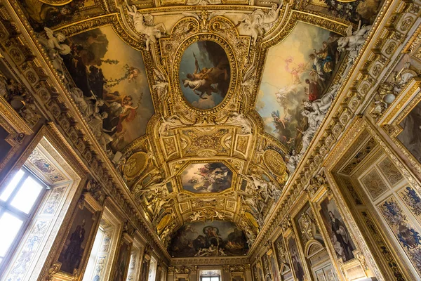 Apollonin galleria, Louvre, Pariisi, Ranska — kuvapankkivalokuva