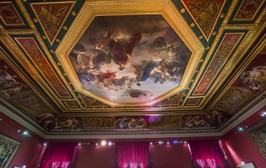 Sully kanat, Louvre, Paris, Fransa