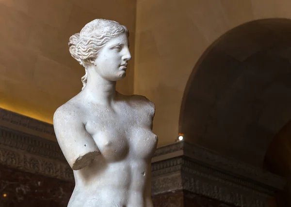 Venus 米洛，罗浮宫，巴黎，法国 — 图库照片