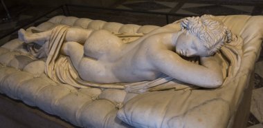 Caryatids Oda, Louvre, Paris, Fransa